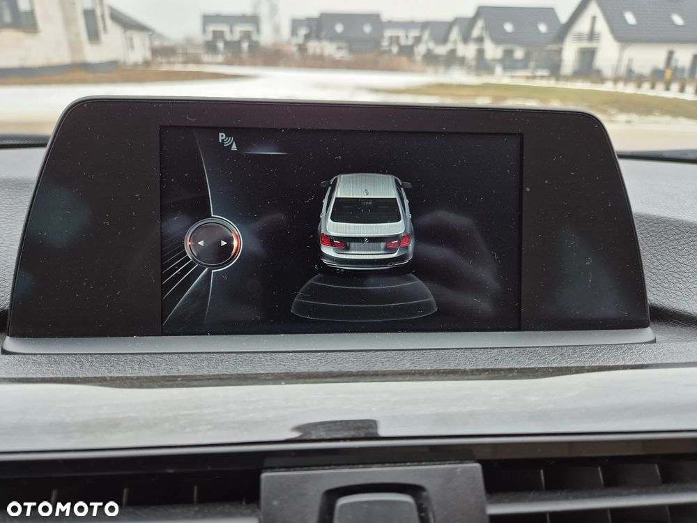 BMW Seria 3 318d Luxury Line - 16