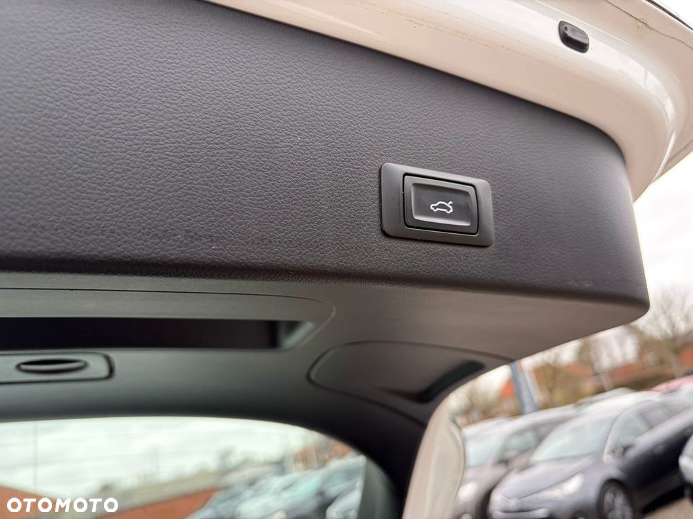 Audi A6 Avant 2.0 TDI Ultra S tronic - 12