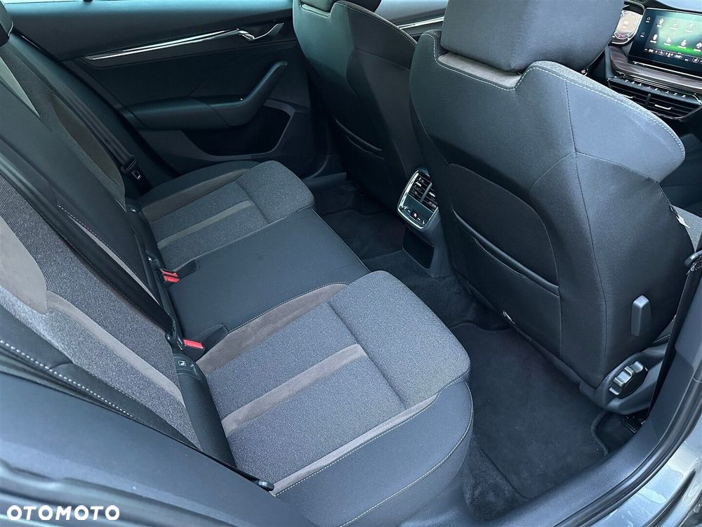 Skoda Octavia 2.0 TDI 4x4 Scout DSG - 8