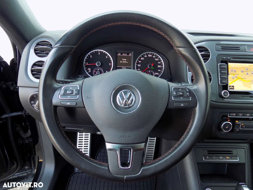 Volkswagen Tiguan 2.0 TDI DPF 4Motion BlueMotion Technology DSG Sport & Style - 14