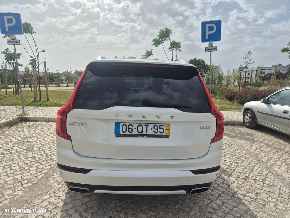 Volvo XC 90 2.0 D4 R-Design - 11