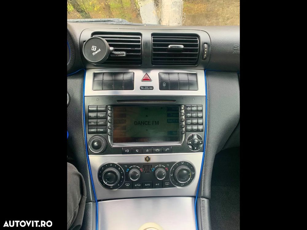 Mercedes-Benz C - 24