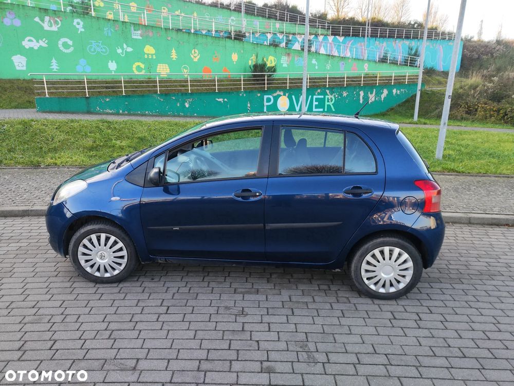 Toyota Yaris 1.3 Luna Premium - 5