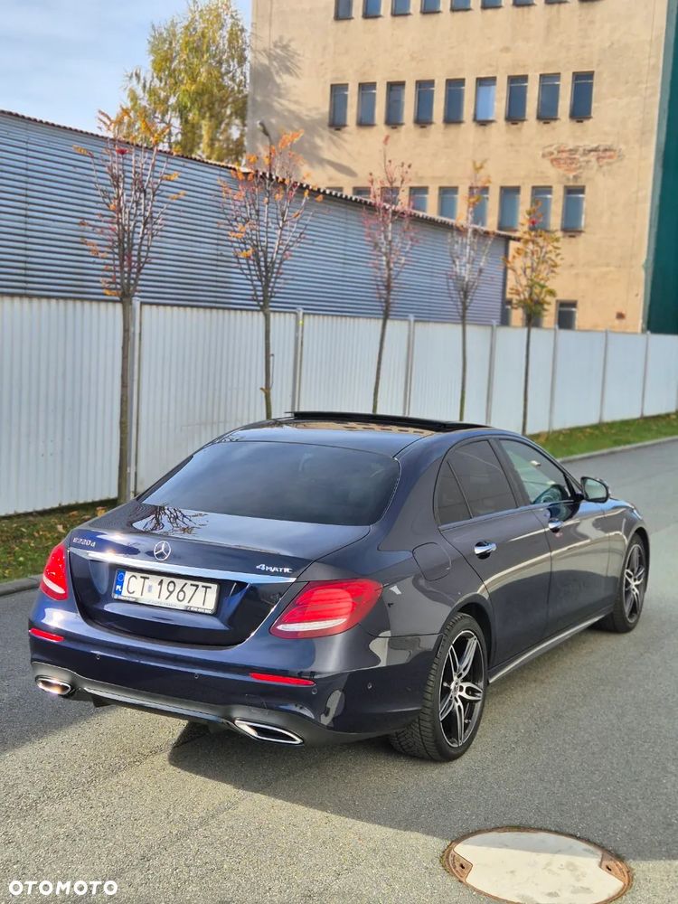 Mercedes-Benz Klasa E 220 d 4-Matic 9G-TRONIC - 14