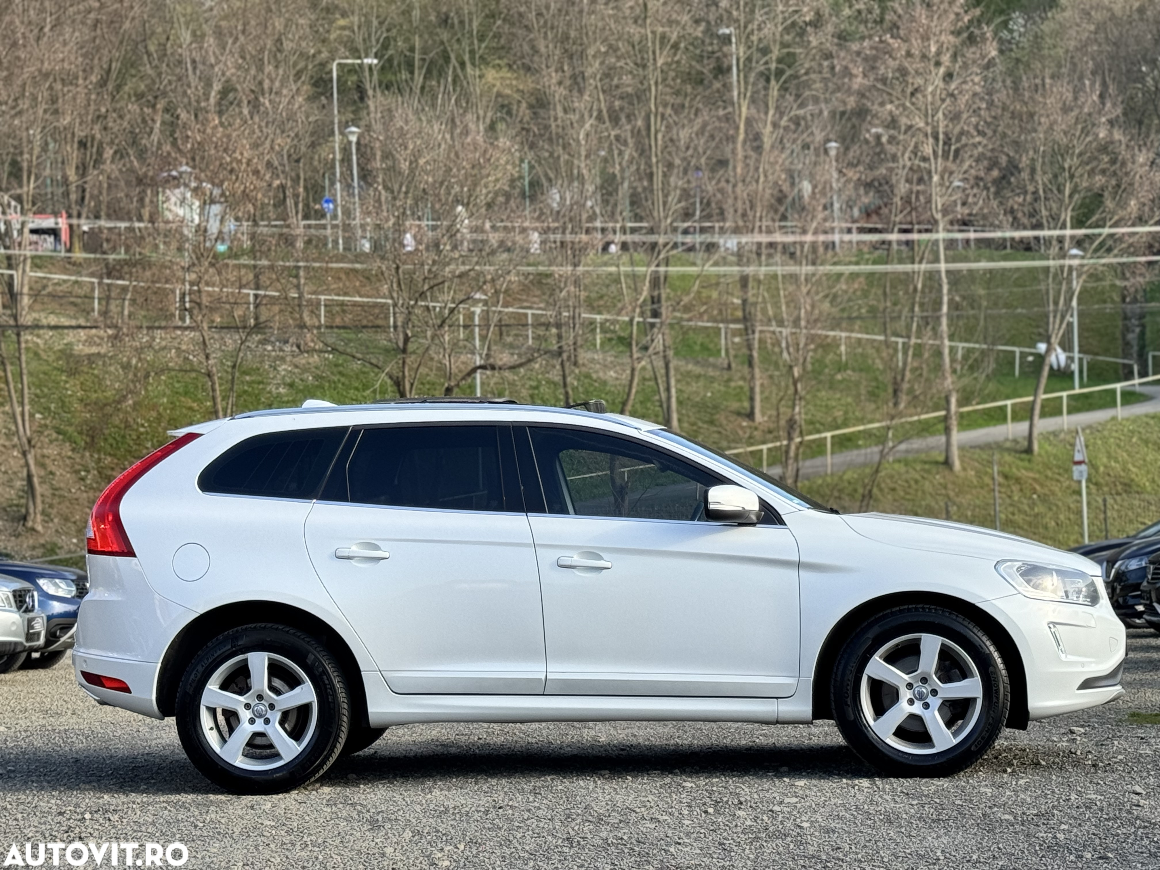 Volvo XC 60 D4 AWD Geartronic Summum - 3