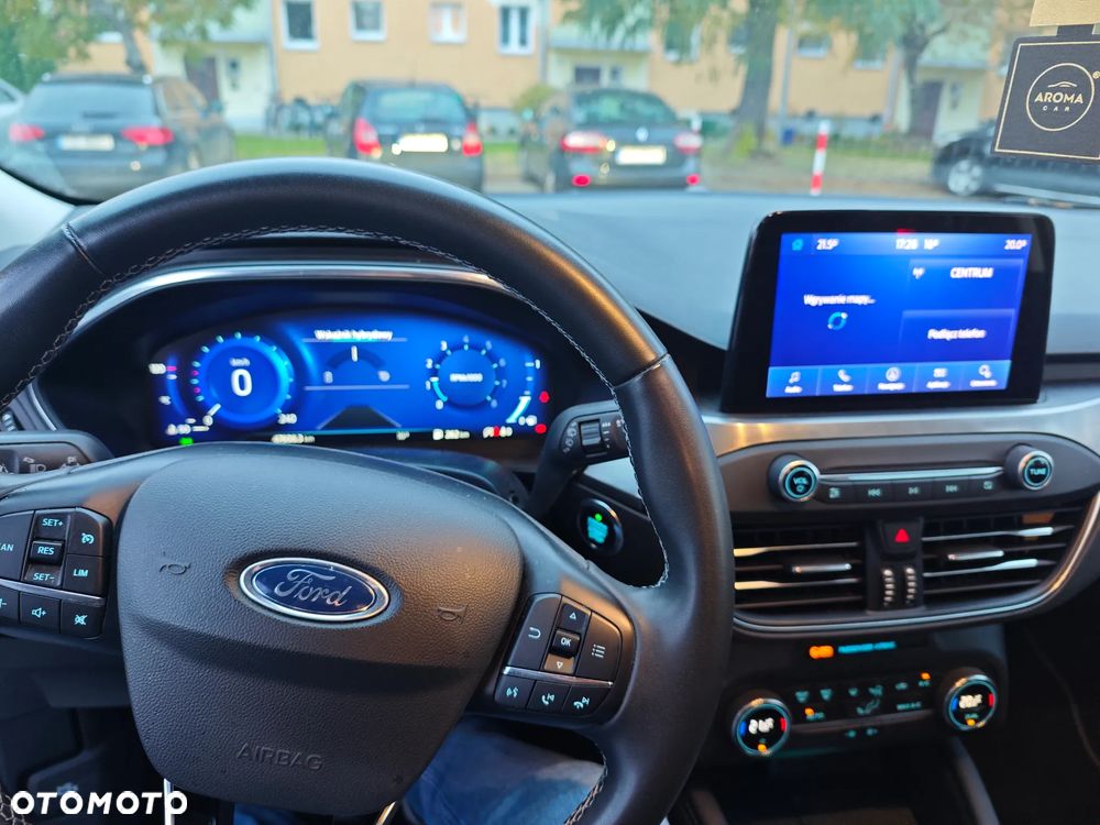 Ford Focus 1.0 EcoBoost Hybrid TITANIUM - 11