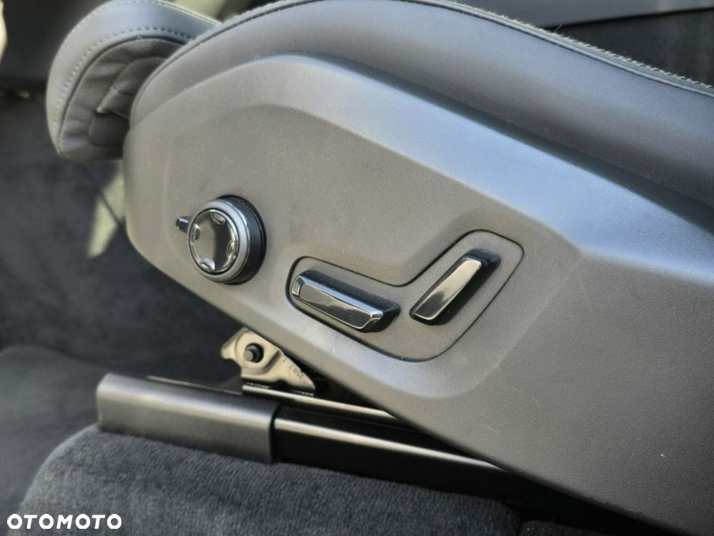 Volvo XC 90 T8 AWD Plug-In Hybrid Plus Bright 7os - 33