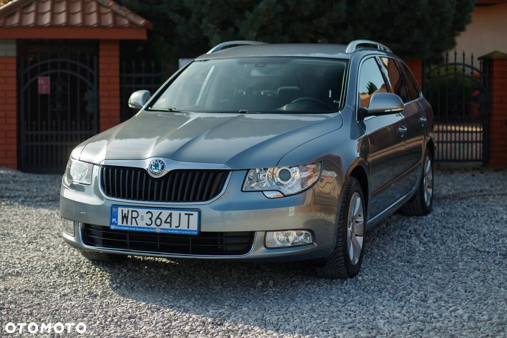 Skoda Superb 2.0 TDI PD Elegance - 17