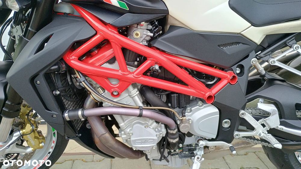 MV AGUSTA Brutale - 5