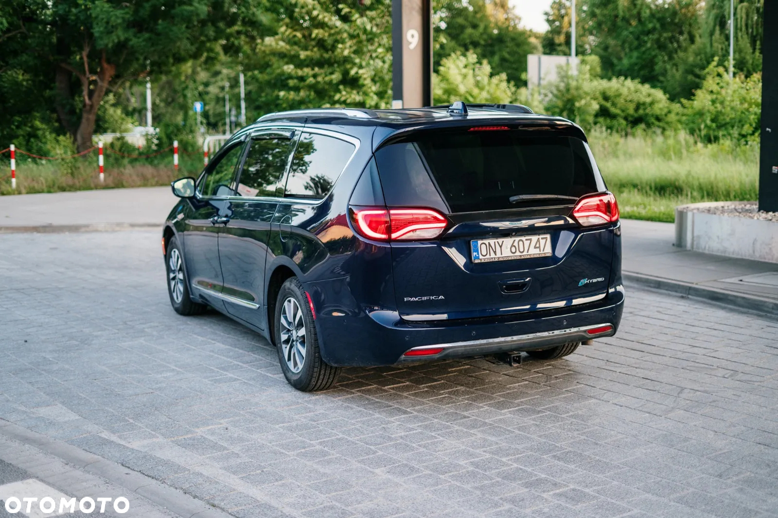 Chrysler Pacifica - 6