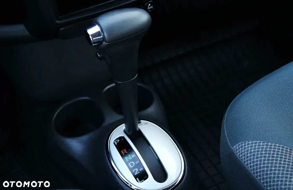 Toyota Yaris 1.3 Sol - 29