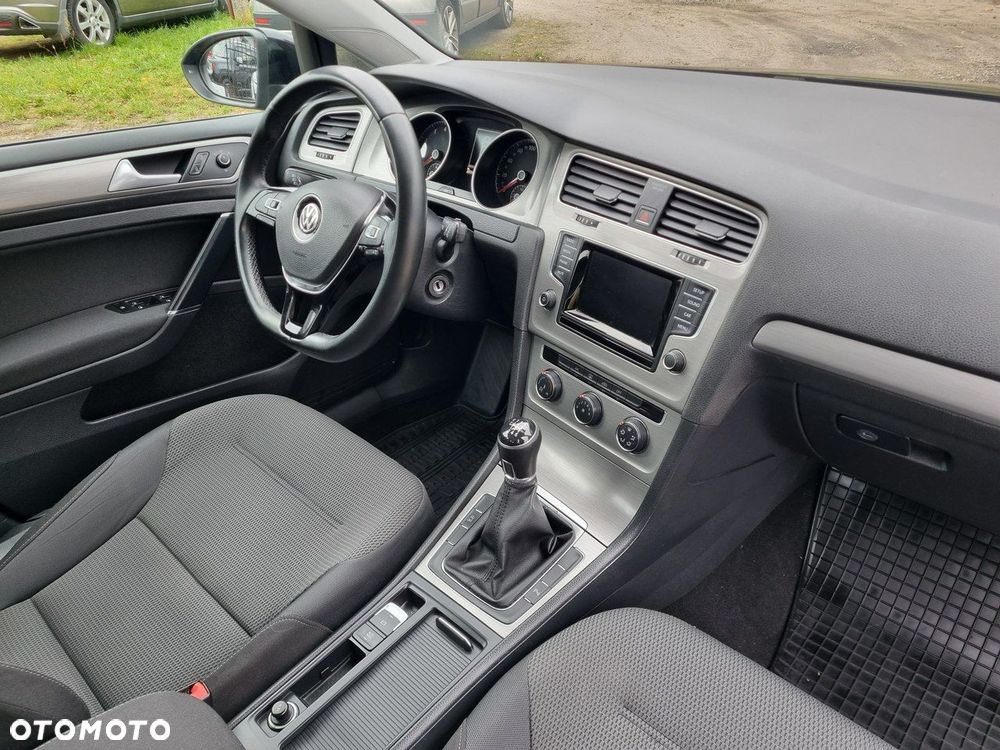 Volkswagen Golf - 24