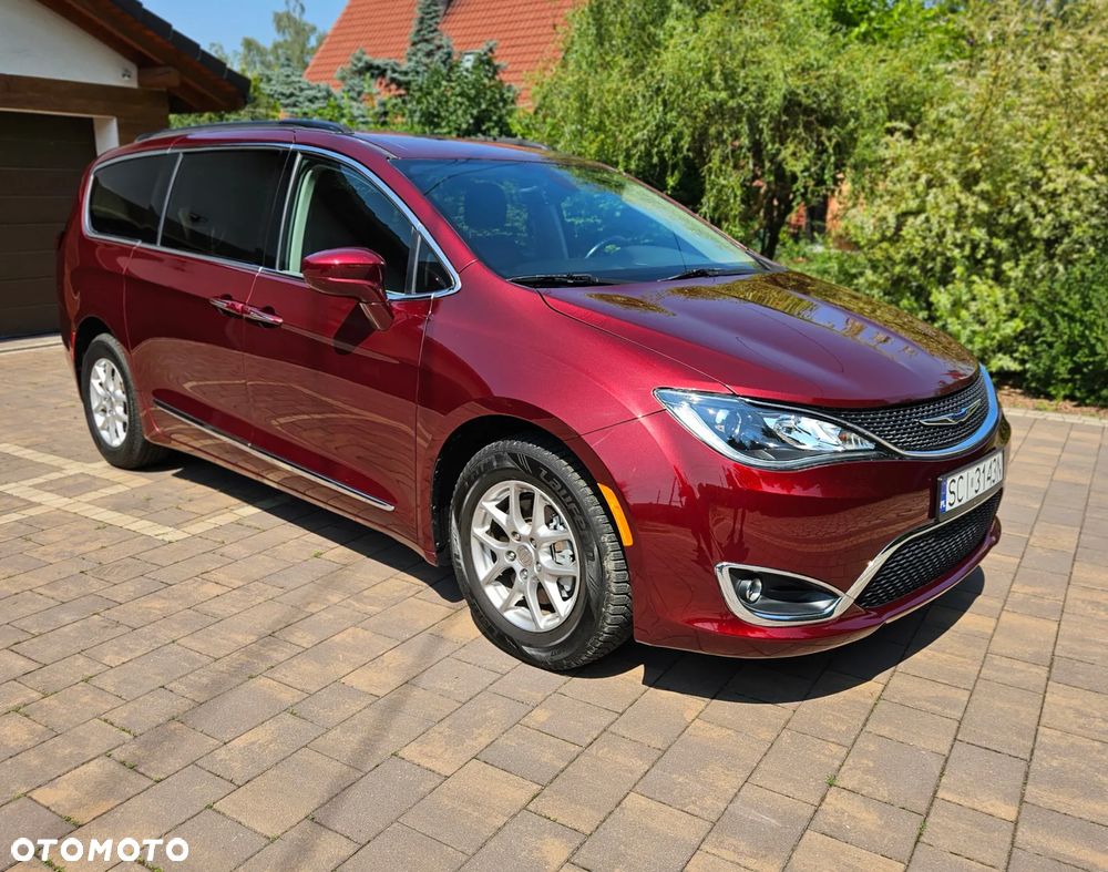 Chrysler Pacifica - 7