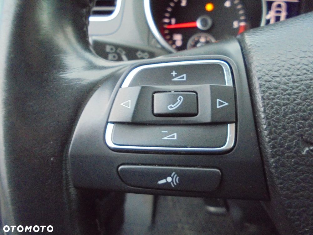 Volkswagen Golf 1.6 TDI DPF Comfortline - 22