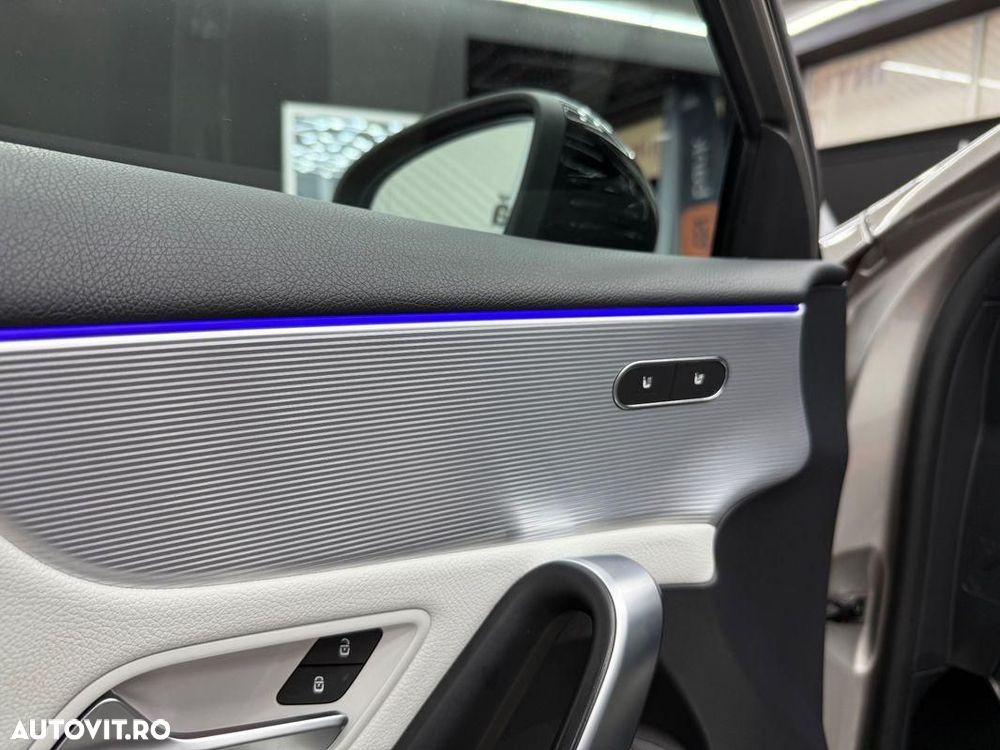 Mercedes-Benz A 250 e Sedan 8G-DCT AMG Line - 13