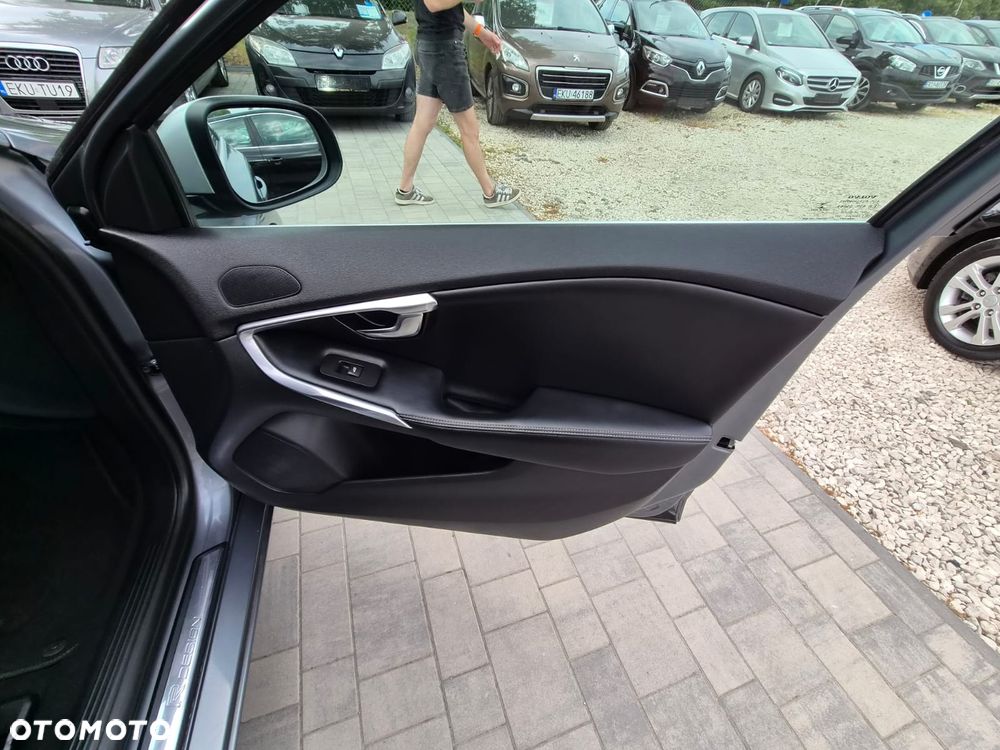 Volvo V40 D2 Kinetic - 26