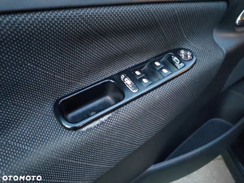 Peugeot 207 120 VTi Sport - 17