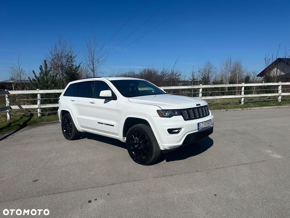 Jeep Grand Cherokee - 12