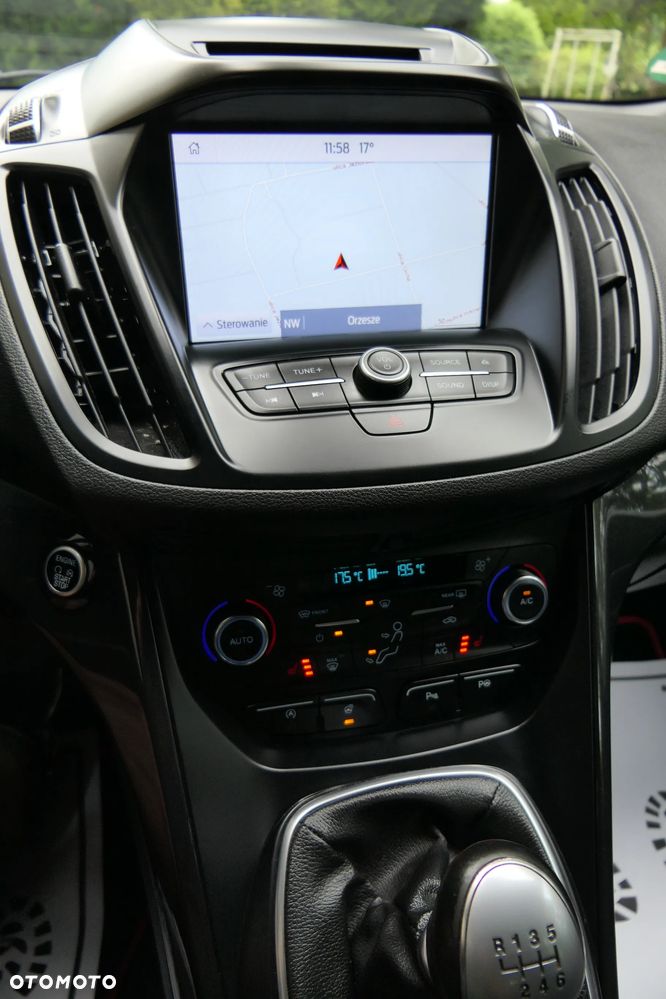 Ford Kuga 1.5 EcoBoost 2x4 ST-Line - 28