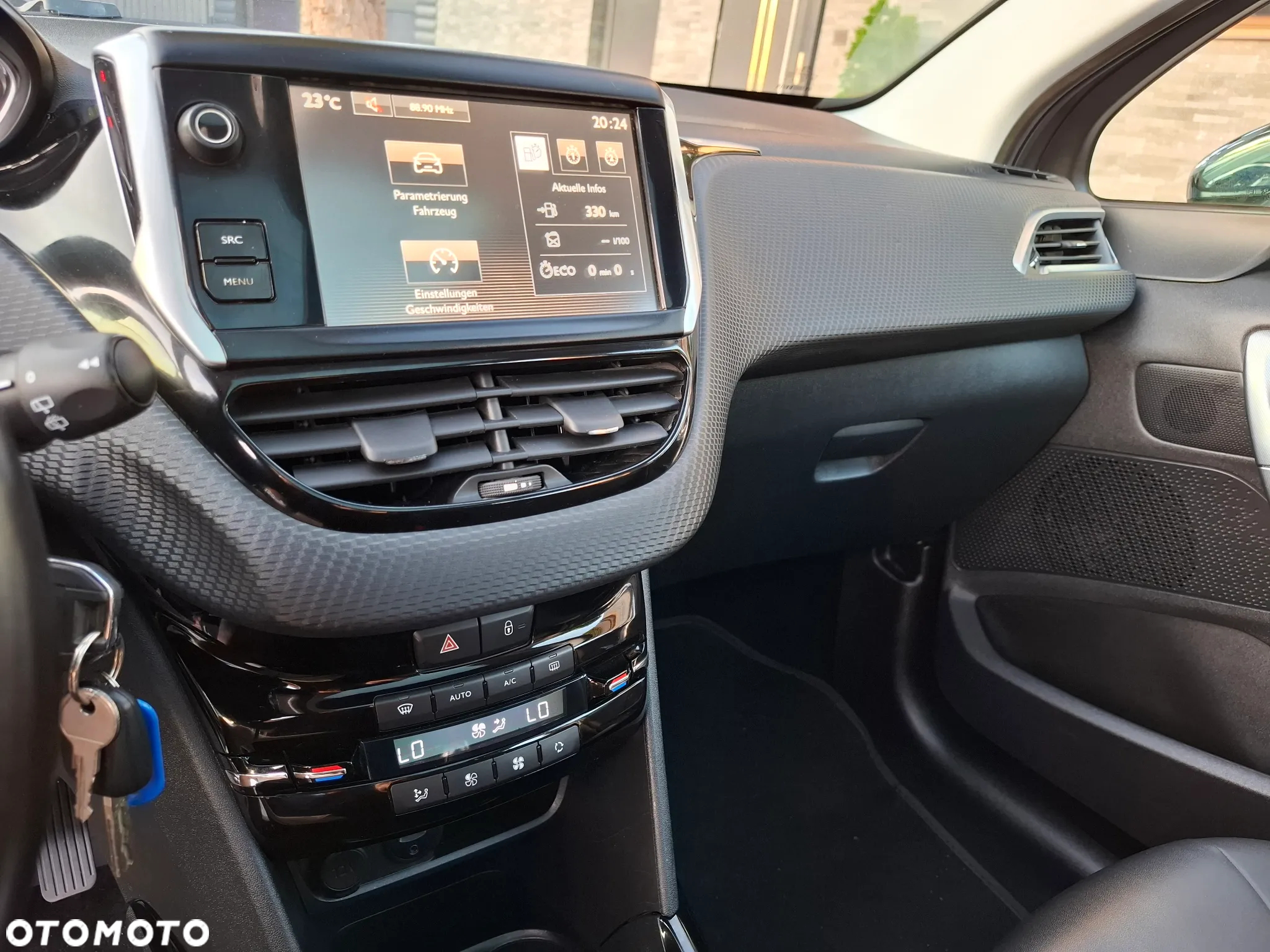 Peugeot 2008 1.6 BlueHDi Allure - 22