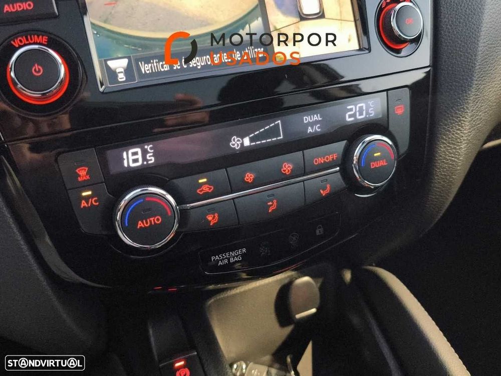 Nissan Qashqai 1.3 DIG-T N-Connecta - 25