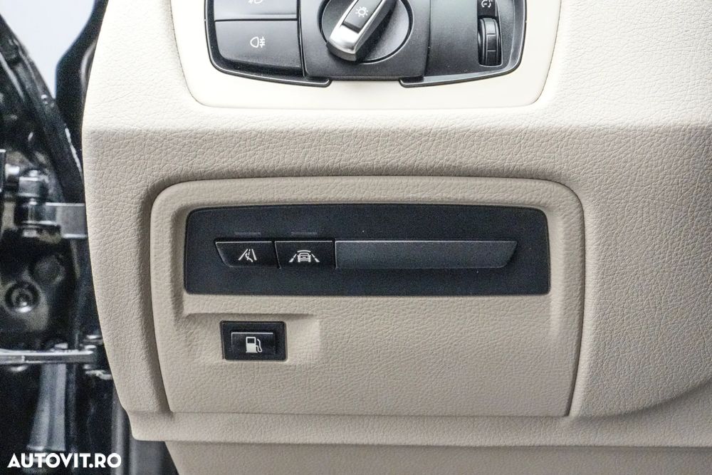 BMW Seria 3 330e iPerformance AT Luxury Line Purity - 19