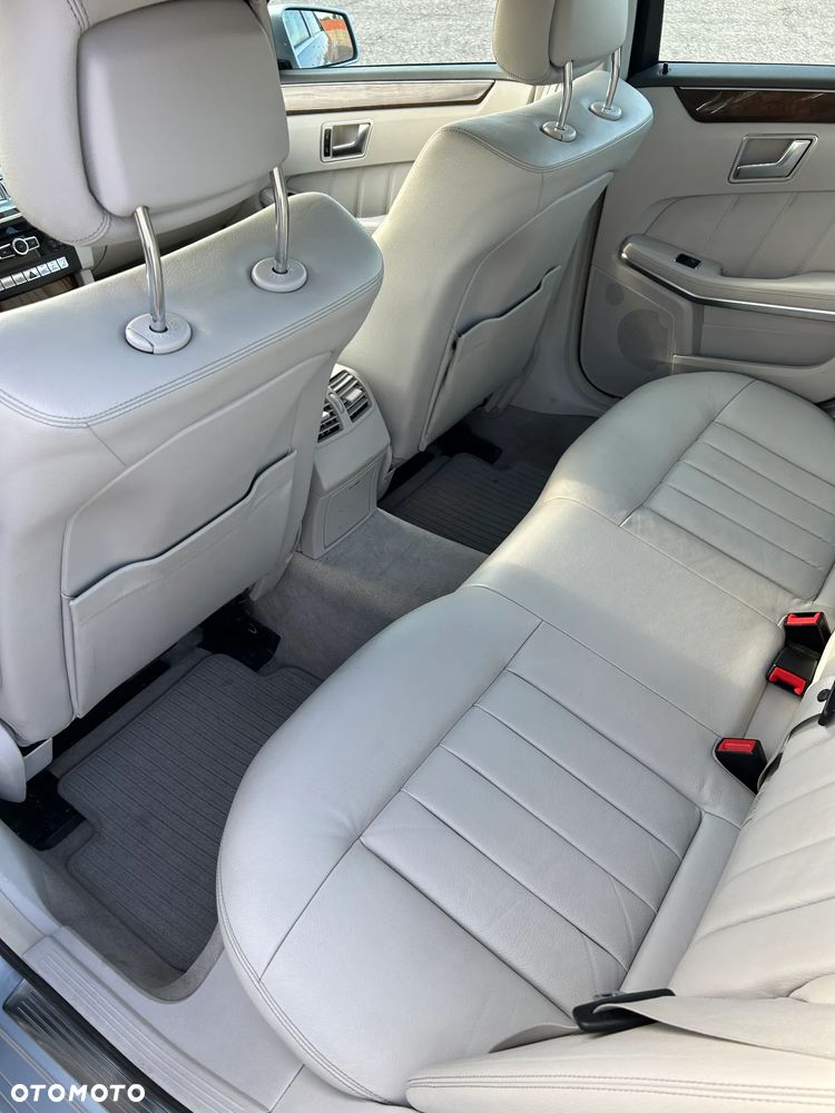 Mercedes-Benz Klasa E 250 CDI 7G-TRONIC Elegance - 17