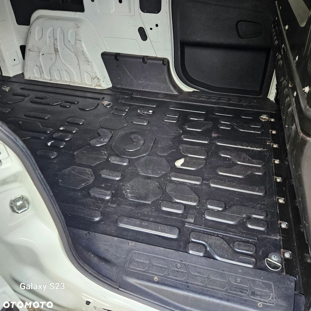 Opel COMBO - 29