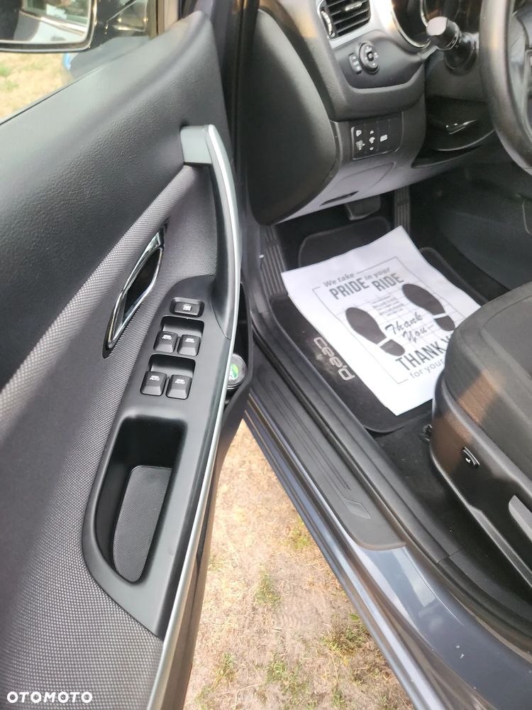 Kia Ceed 1.6 CRDi 128 Vision - 12