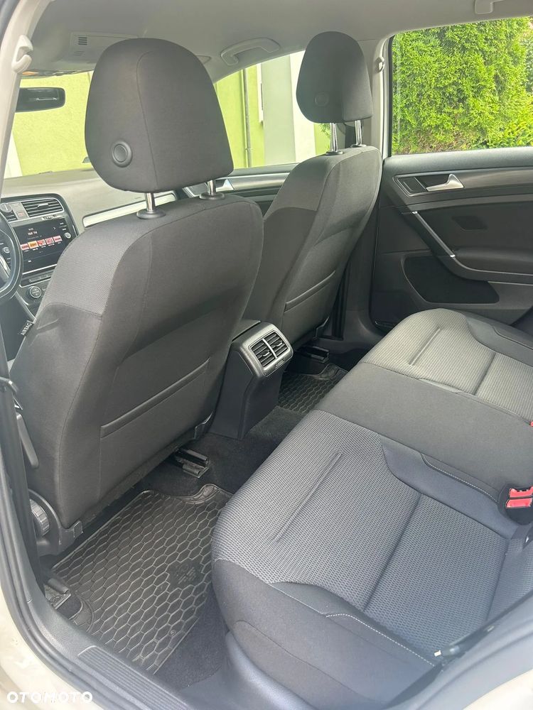 Volkswagen Golf - 16
