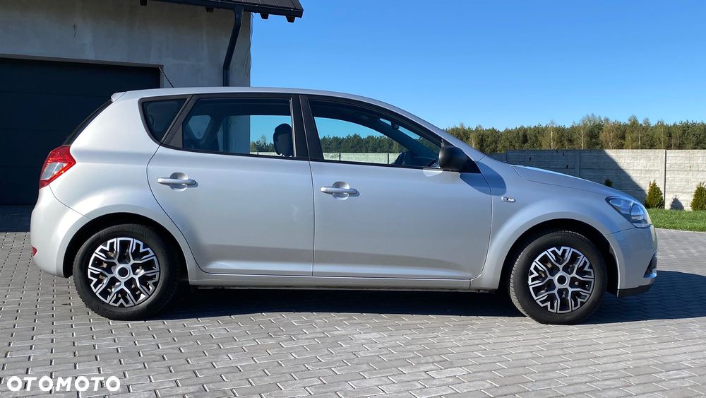 Kia Ceed 1.4 CVVT Attract - 11