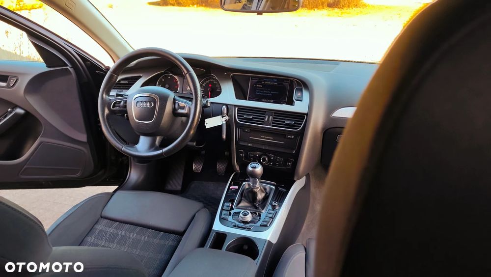 Audi A4 Avant 3.0 TDI DPF quattro Attraction - 10