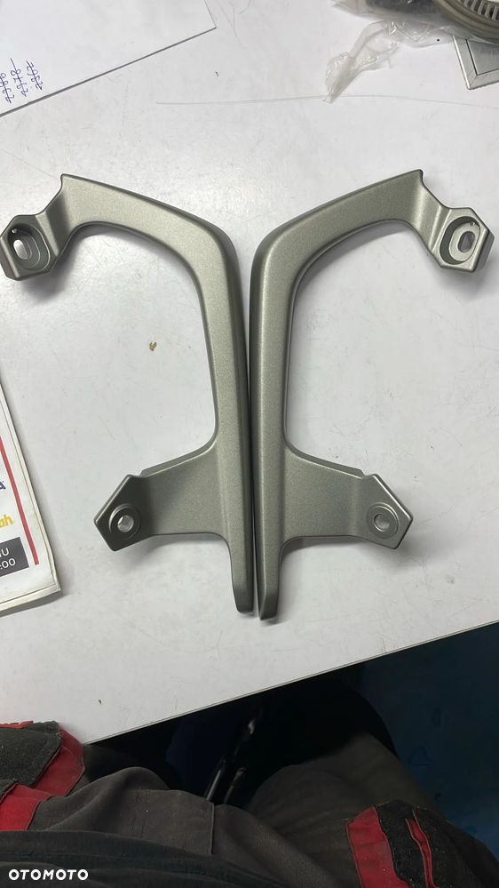 YAMAHA MT-09 MT09 17-19 UCHWYTY Pasażera KPL. - 1