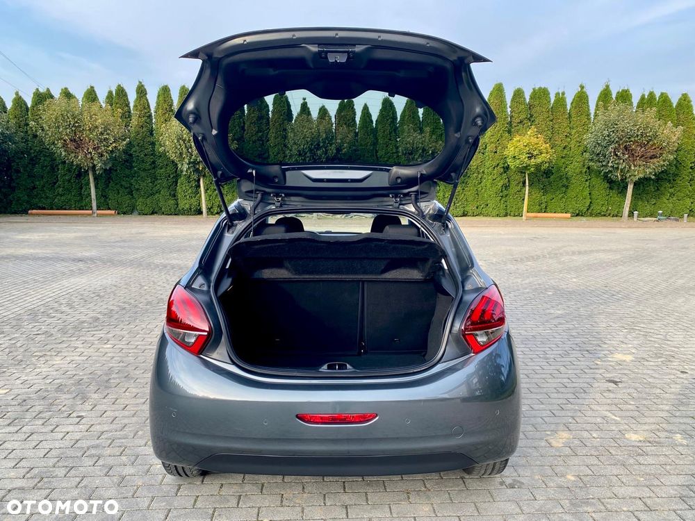 Peugeot 208 - 9