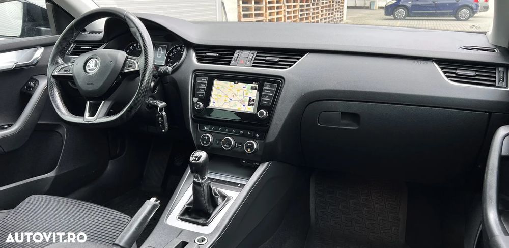 Skoda Octavia 2.0 TDI 4x4 ELEGANCE - 8