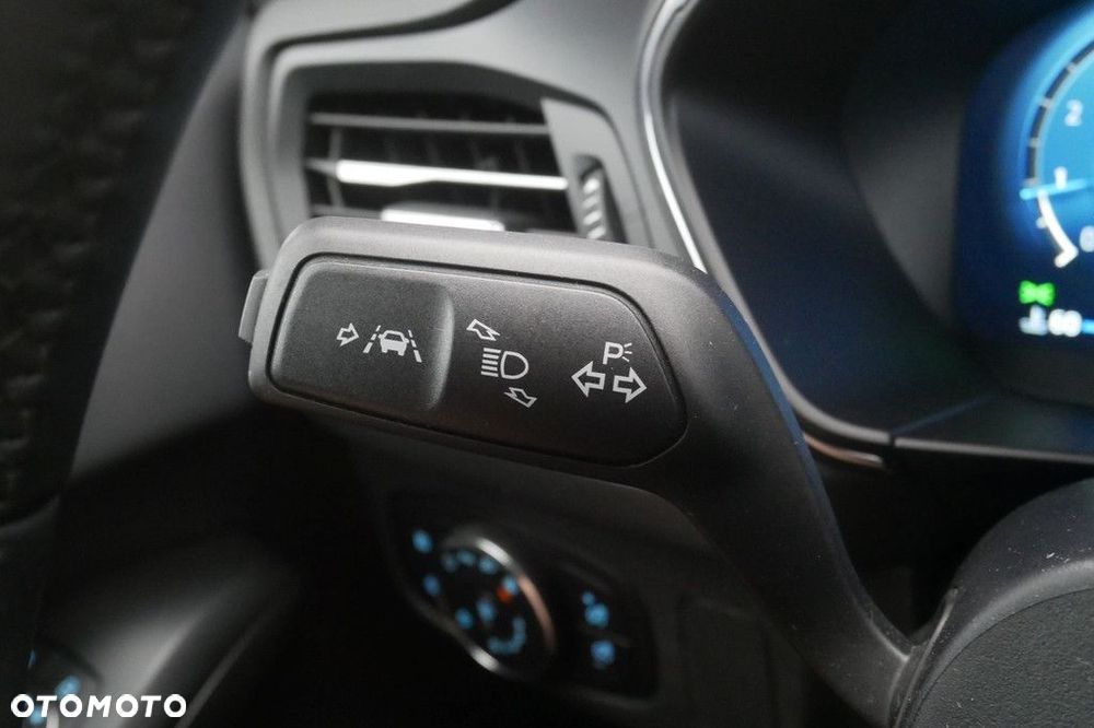 Ford Focus 1.0 EcoBoost mHEV Titanium X - 29