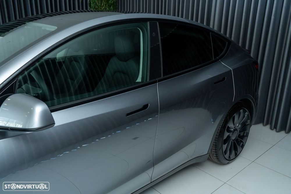 Tesla Model Y Performance Dual Motor AWD - 20