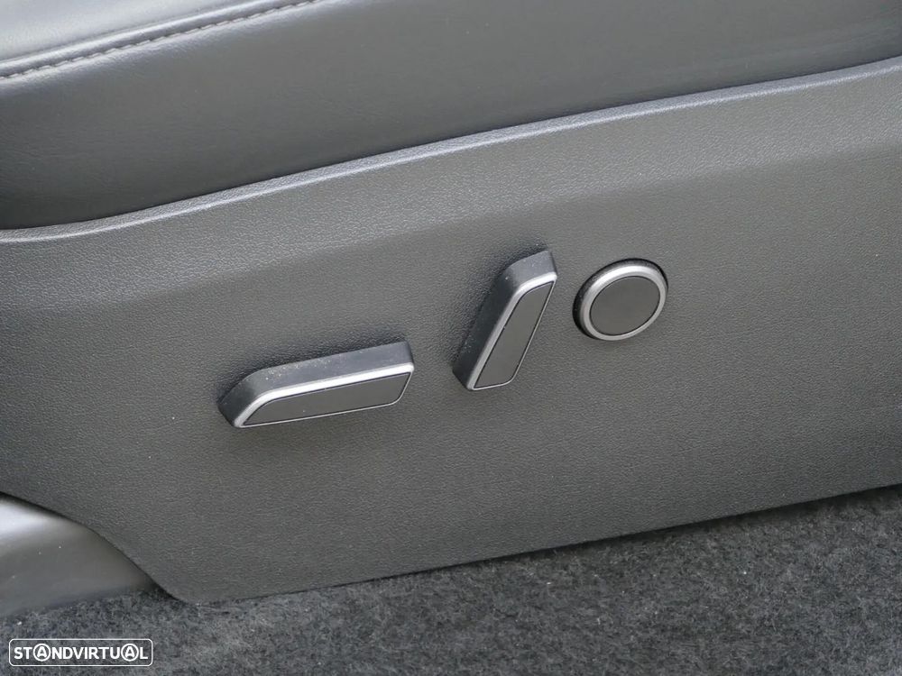 Tesla Model Y Tração Traseira - 26