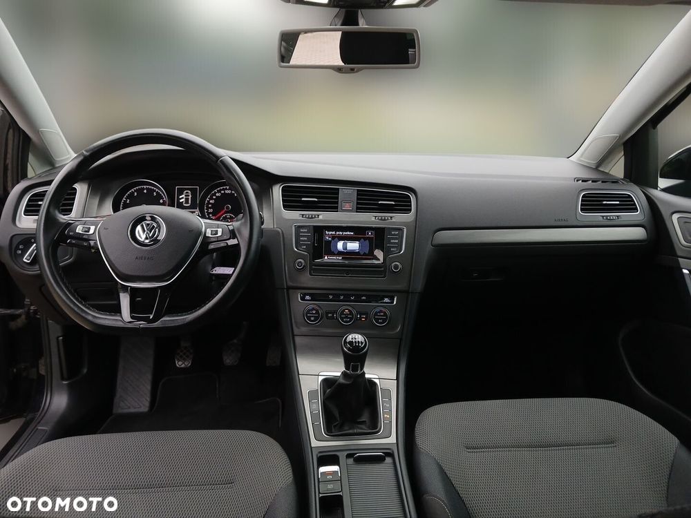 Volkswagen Golf - 16