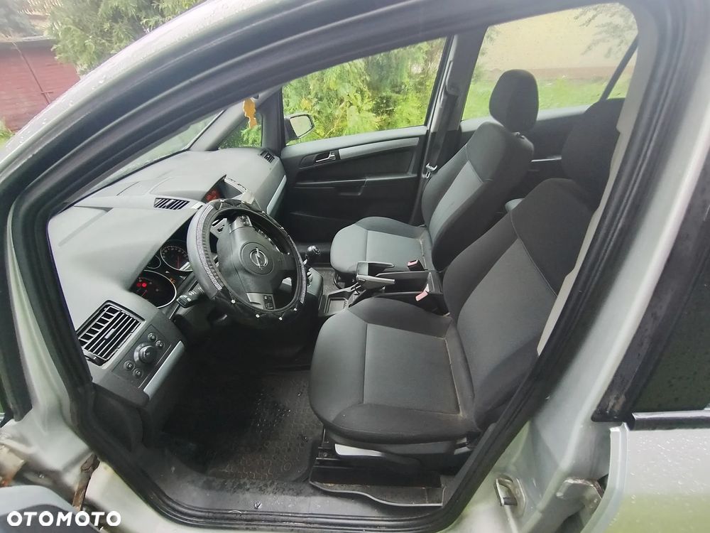 Opel Zafira 1.9 CDTI - 10
