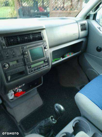 Volkswagen Multivan - 12