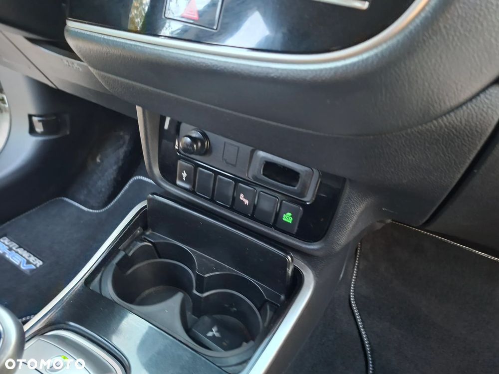 Mitsubishi Outlander Intense - 22