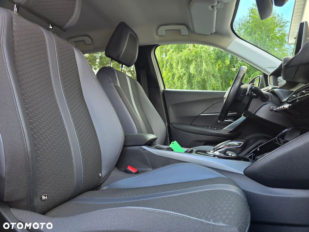 Peugeot 2008 1.5 BlueHDi Allure S&S EAT8 - 26