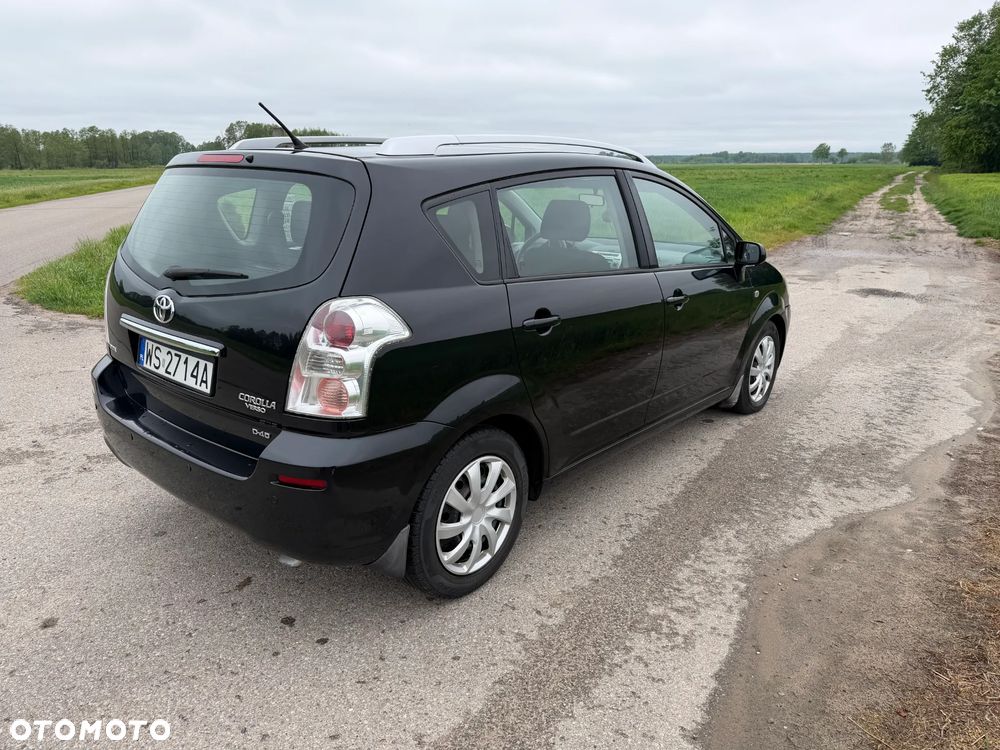 Toyota Corolla Verso 2.2 D-4D Gold - 7