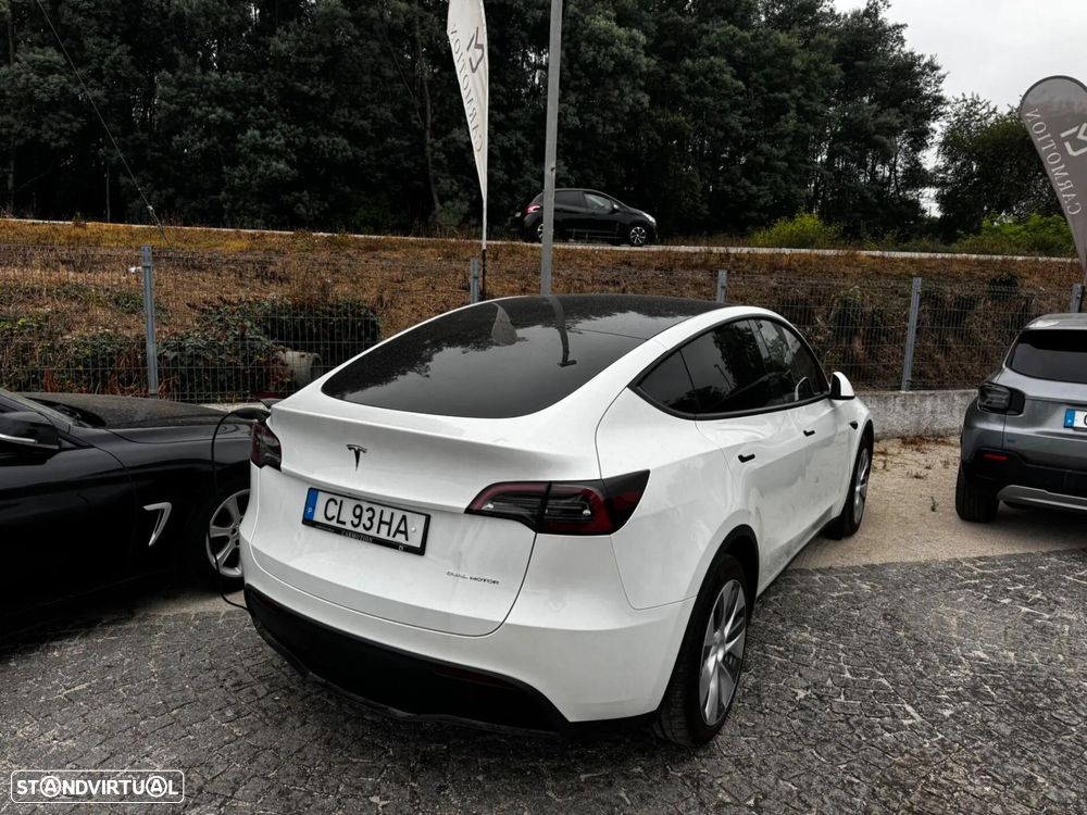 Tesla Model Y Long Range Dual Motor AWD - 34