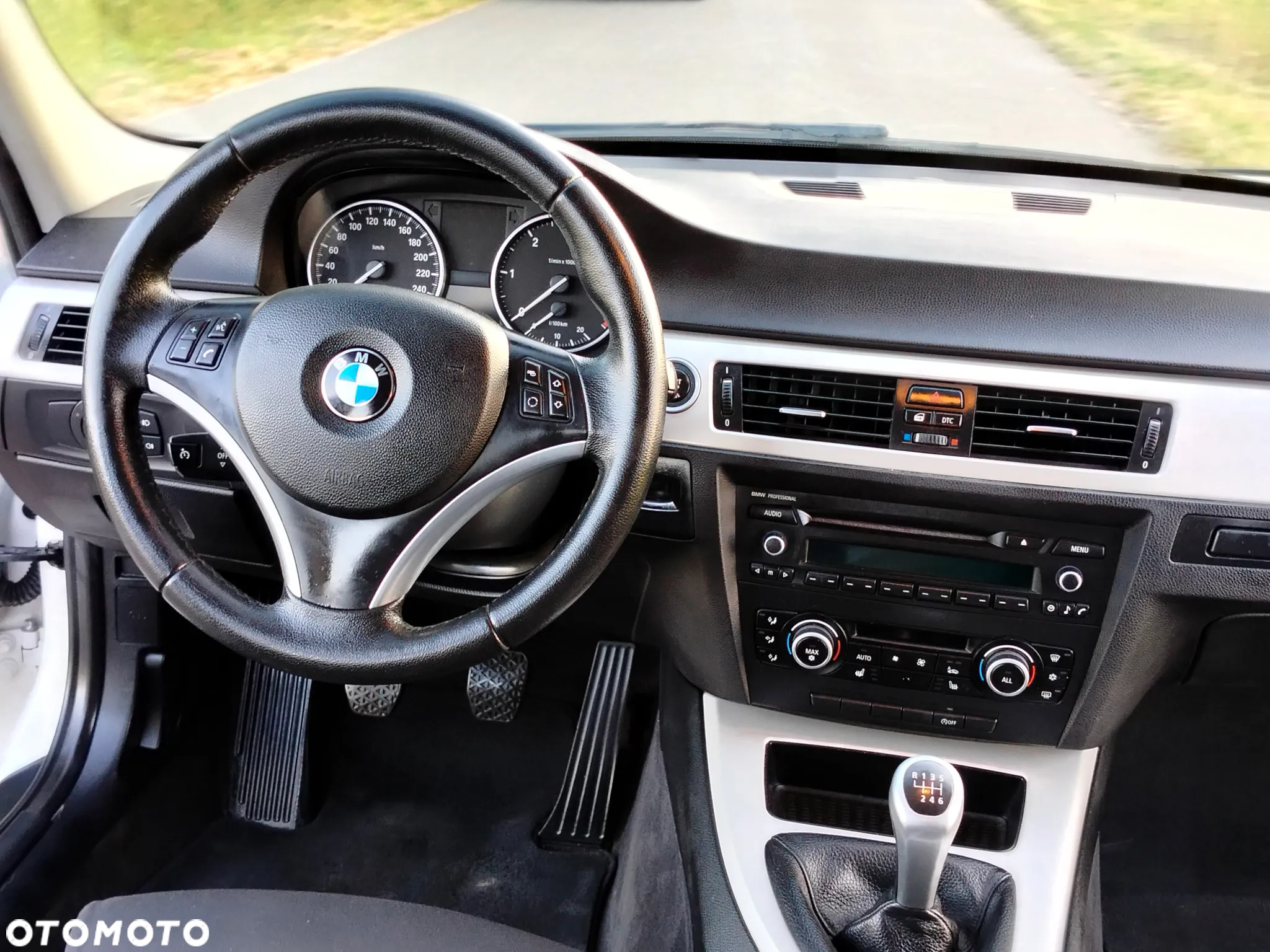 BMW Seria 3 318d Sport Line - 23
