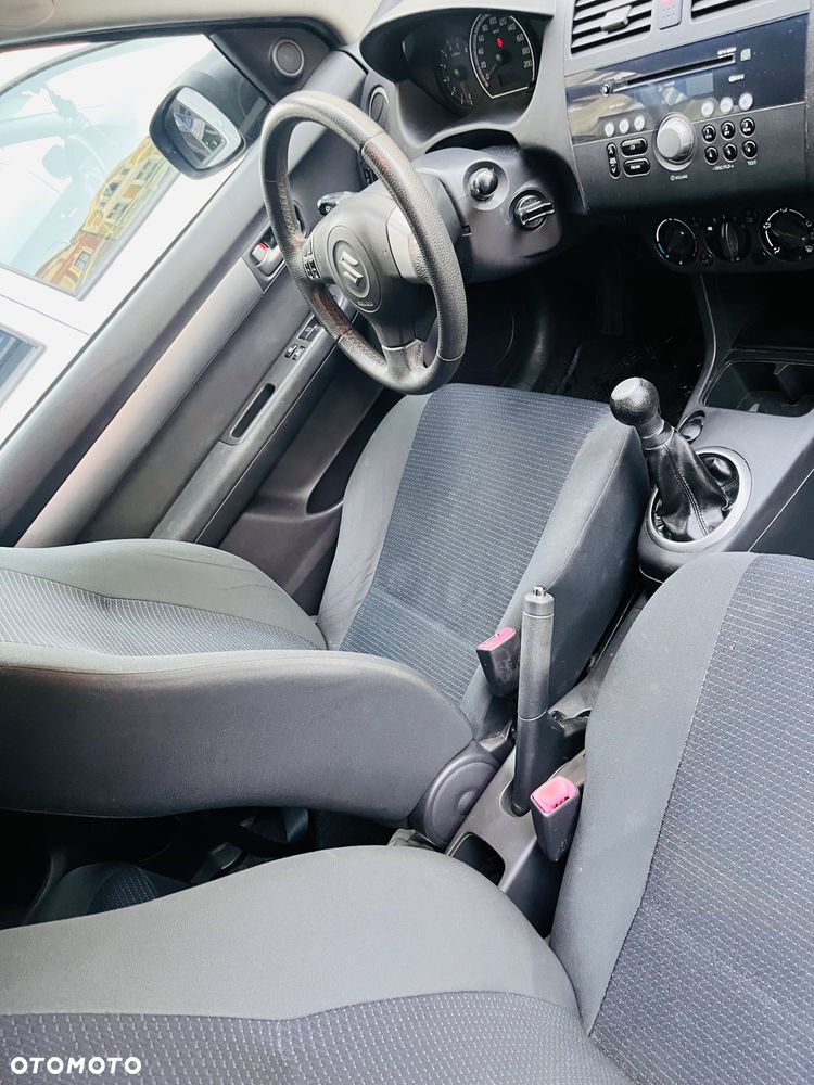 Suzuki Swift - 14