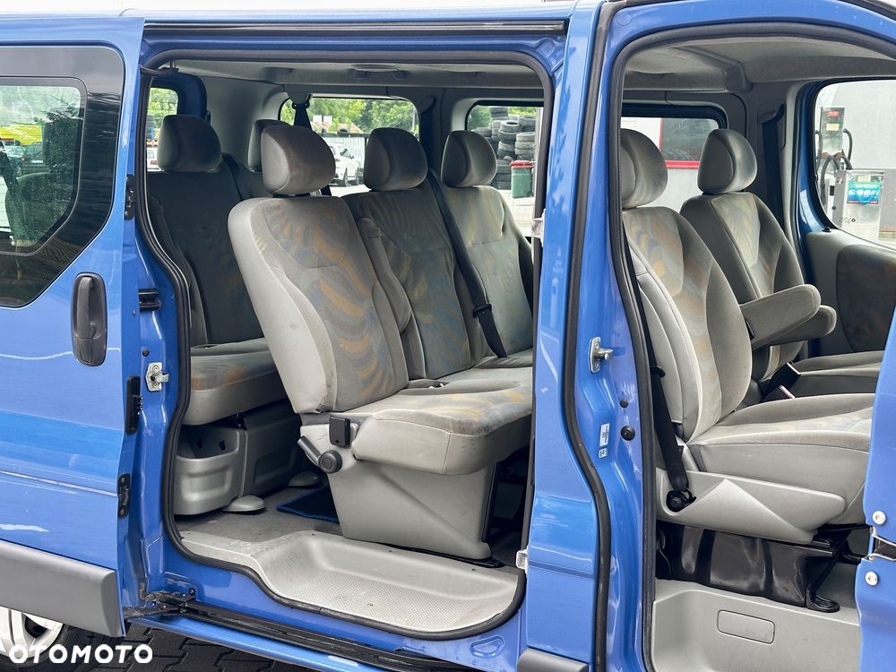 Renault Trafic Passenger - 10