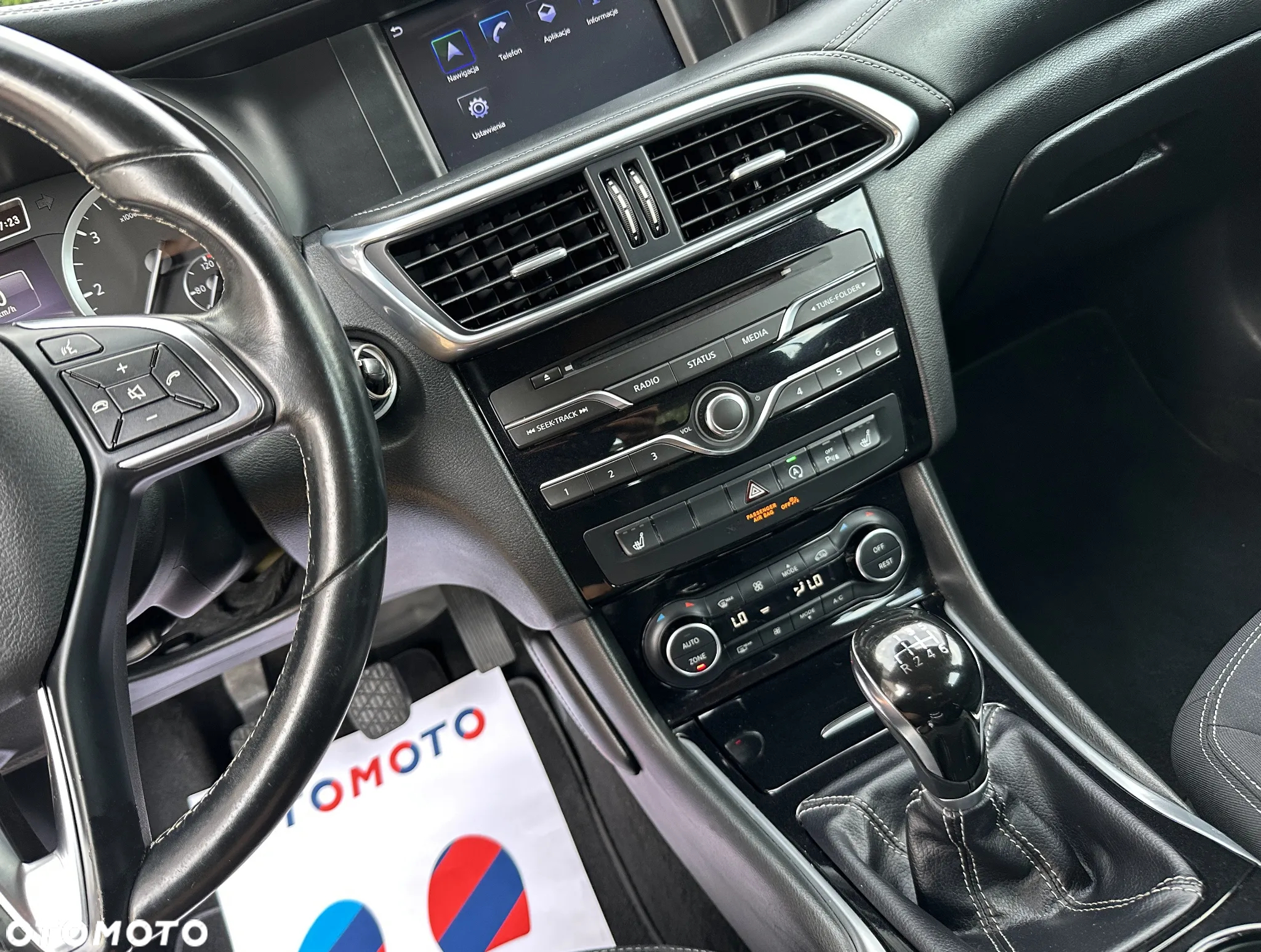 Infiniti Q30 1.5d Premium Tech Cafe Teak - 4