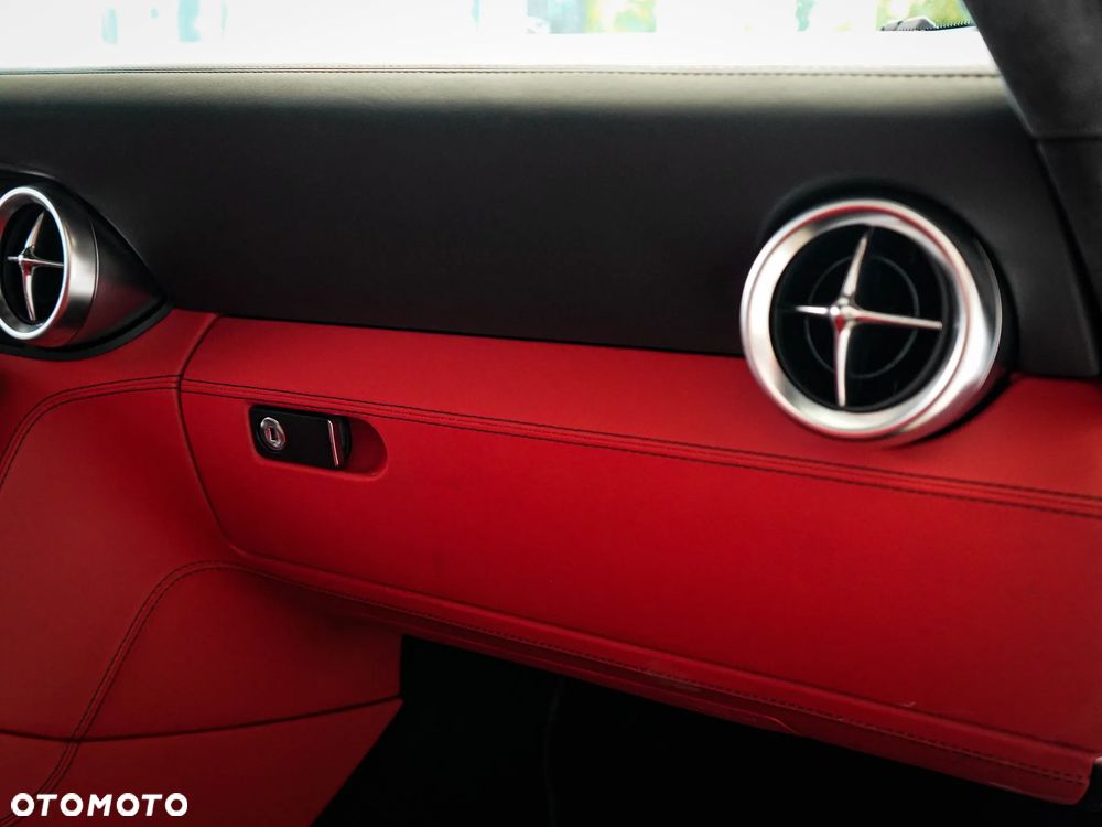 Mercedes-Benz SLS - 31